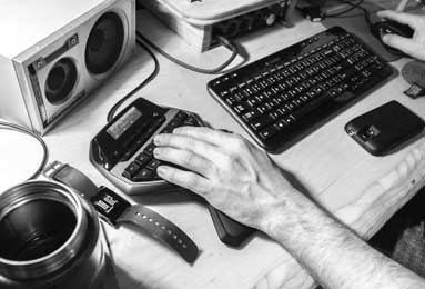 在泰荣建设申请债务调整的情况下，金融当局正在努力消除市场的忧虑