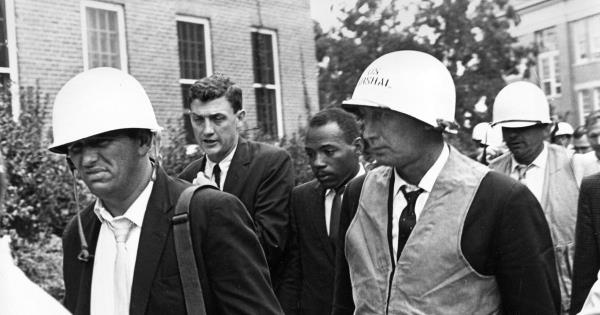 密西西比大学向詹姆斯·梅雷迪思致敬60周年