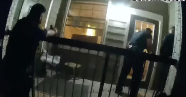 三名圣安东尼奥警察被控枪杀一名女子