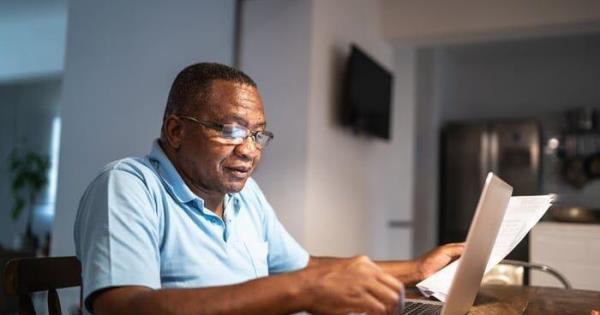 恰蒂斯加尔邦候任中央行政长官赛在赖布尔的拉姆神庙祈祷