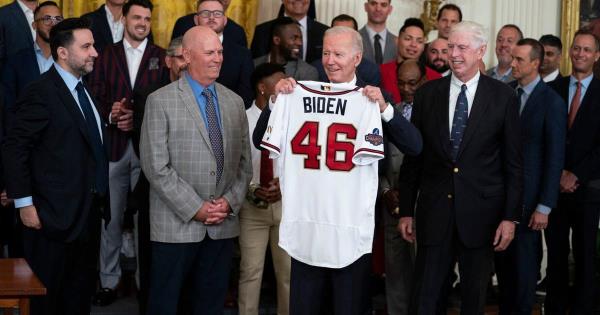 巴塞罗那的托雷斯和洛佩斯在战胜顿涅茨克矿工的比赛中进球 巴塞罗那的托雷斯和洛佩斯在战胜顿涅茨克矿工的比赛中进球