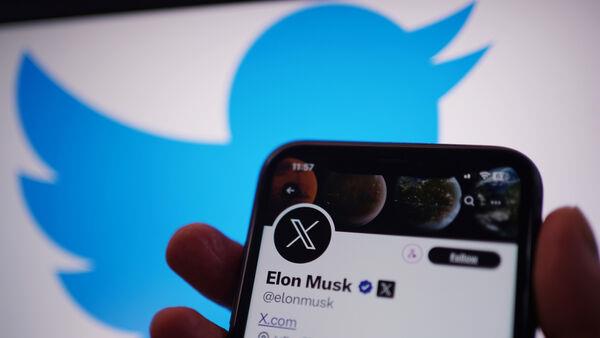 Timeline: Elon Musk’s chaotic first year in charge of Twitter