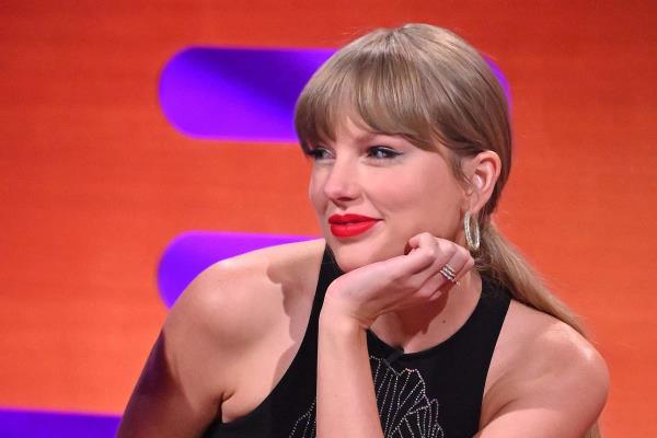 泰勒·斯威夫特：《绝交》、《最后一吻》和《比复仇更好》是关于谁的？
