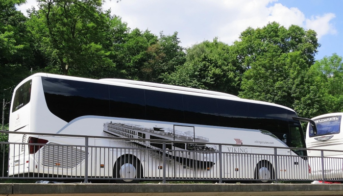 继机器人出租车扩张后，旧金山推出无人驾驶巴士服务