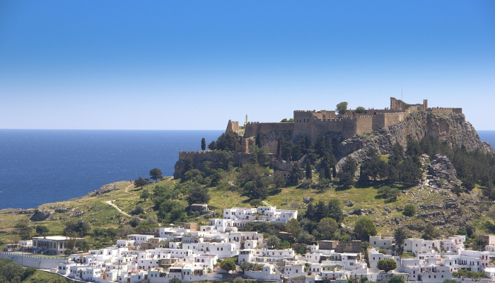 罗穆亚尔德斯：马科斯政府的住房计划将有助于解决积压问题