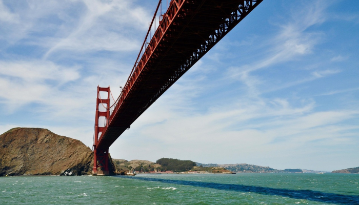 经过几十年的努力,旧金山终于在金门大桥上安装了防自杀网 经过几十年的努力,旧金山终于在金门大桥上安装了防自杀网