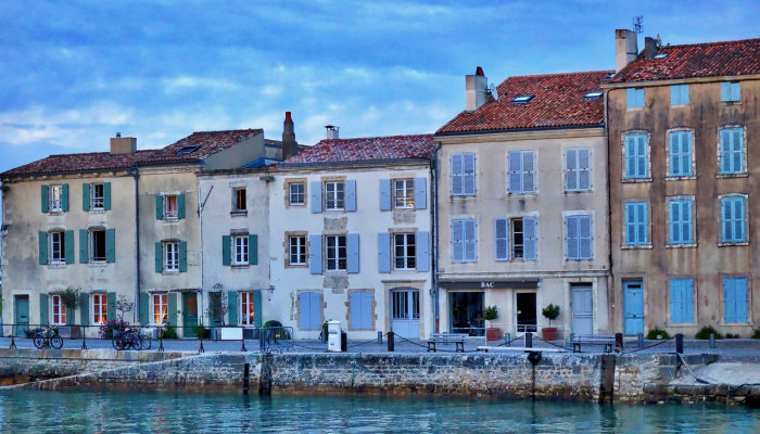 法国外长科隆纳:“法国很久以前就死了” 法国外长科隆纳:“法国很久以前就死了”