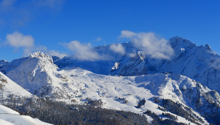 就在6人乘船遇难前几个小时,难民营周围响起了枪声 就在6人乘船遇难前几个小时,难民营周围响起了枪声