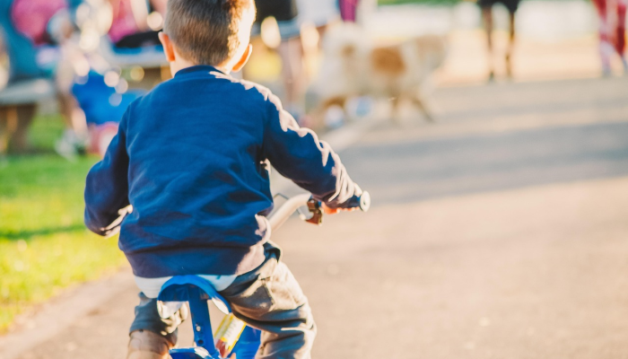 3岁男孩在家庭乘船旅行中死于可怕的螺旋桨事故