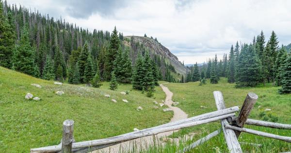 哈马斯威胁人质后,以色列轰炸加沙南部 哈马斯威胁人质后,以色列轰炸加沙南部