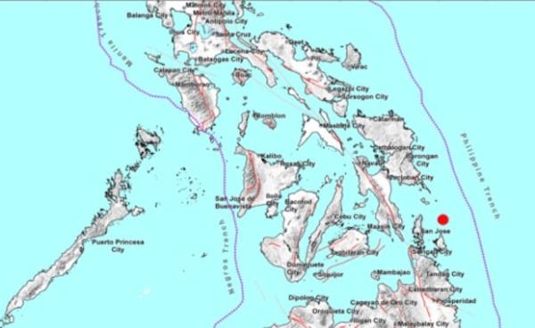 雷击导致牛津郡回收厂发生巨大爆炸