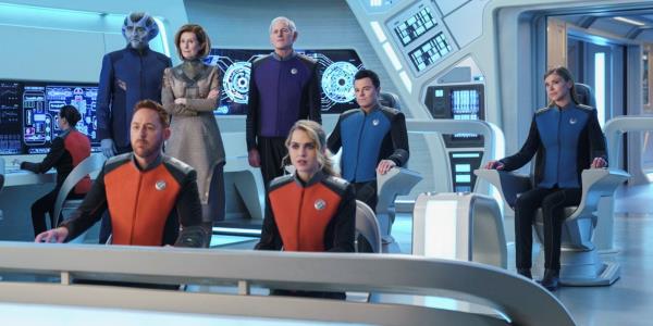 在一段视频中,露西·莱特比被警方询问“死亡率上升”时脸色苍白 在一段视频中,露西·莱特比被警方询问“死亡率上升”时脸色苍白