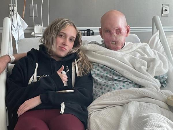 In a breakthrough surgery operation, an American military veteran has become the first person to have a whole eye transplant.