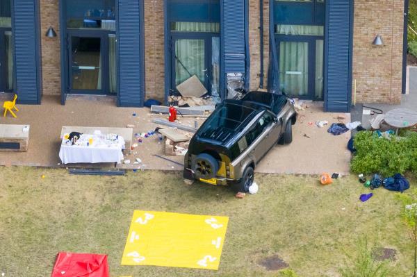 8岁女孩在路虎撞车事故中丧生，温布尔登学校社区“深感震惊”