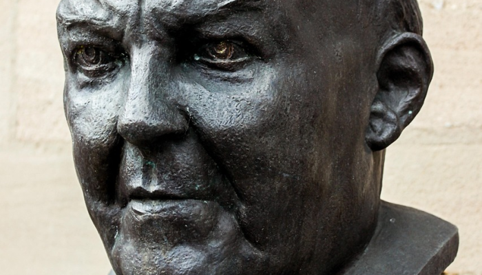 英国前财政大臣阿利斯泰尔·达林去世，享年70岁