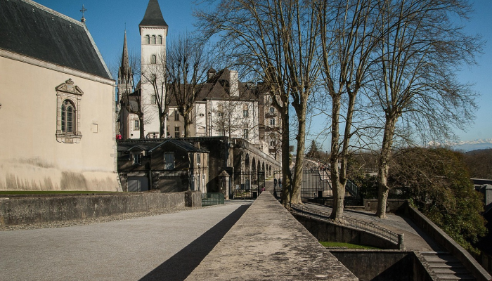 阿布扎比必做的15件事，从亚斯湾到卡斯尔霍森