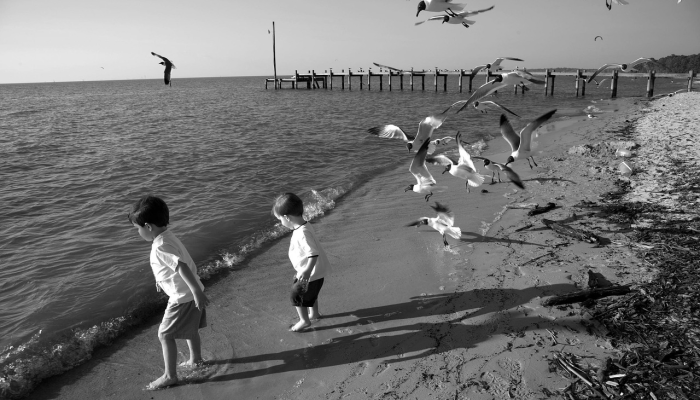 阿拉巴马州10岁少年遭枪击保护自杀母亲:“我们的家庭很受伤” 阿拉巴马州10岁少年遭枪击保护自杀母亲:“我们的家庭很受伤”