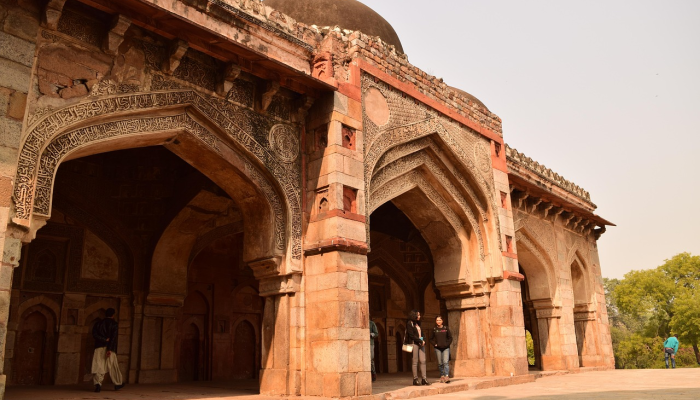 修复开罗历史悠久的清真寺被批评为“文化侵蚀” 修复开罗历史悠久的清真寺被批评为“文化侵蚀”