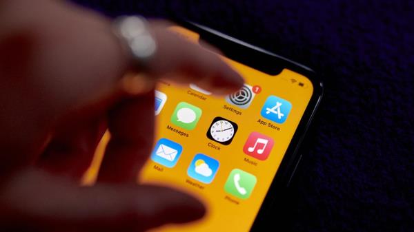 新闻个股：IRCON, IDFC First Bank, Adani Ports, Network18, Paytm