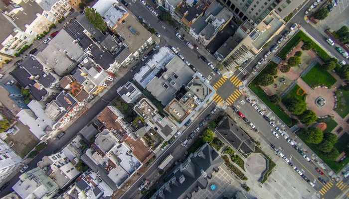 据报道，北里贾纳商业发生“明显爆炸”，造成轻伤