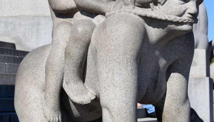 研究人员称，在挪威融化的冰层下发现了“极其罕见”的古代工具