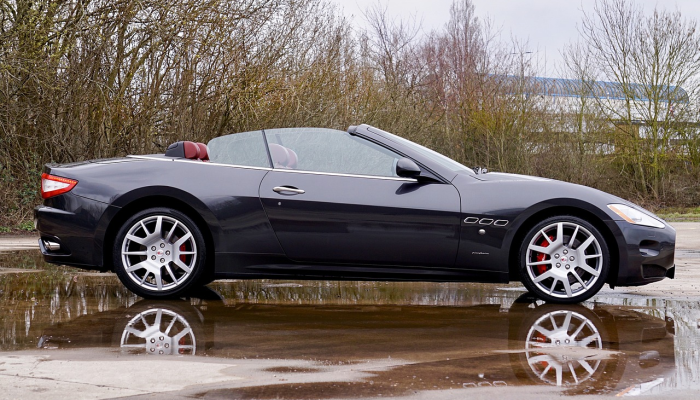 玛莎拉蒂车：意大利豪华与优雅的代名词