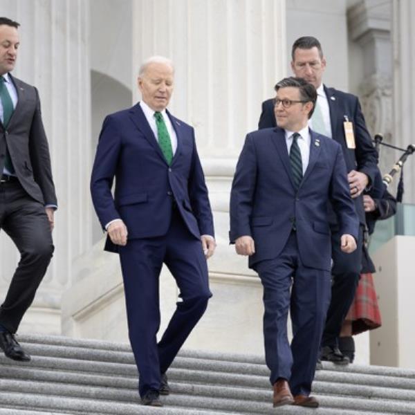 坐在美国的人,受到基督教极端主义意识形态的驱使,煽动澳大利亚家庭杀人逮捕了 坐在美国的人,受到基督教极端主义意识形态的驱使,煽动澳大利亚家庭杀人逮捕了