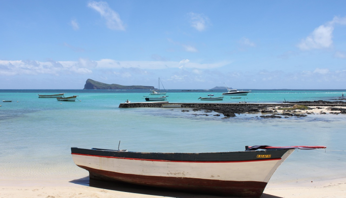 渔船在南部海岸倾覆;7日失踪 渔船在南部海岸倾覆;7日失踪