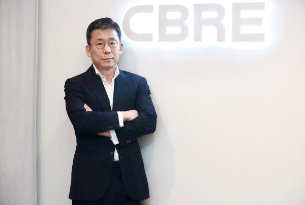 CBRE Korea Managing Director Lim Dong-soo at the commercial real estate services firm's office in Jongno, Seoul (Yonhap)
