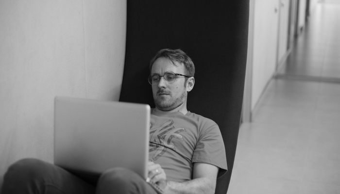 根据新法律,第一名男子因涉嫌发送未经请求的照片而被起诉 根据新法律,第一名男子因涉嫌发送未经请求的照片而被起诉