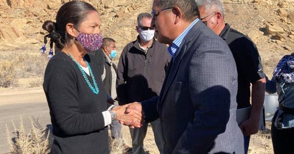 玩家辅助神器:“微乐四川麻将外卦神器下载微信小程序!分享用挂教程 玩家辅助神器:“微乐四川麻将外卦神器下载微信小程序!分享用挂教程