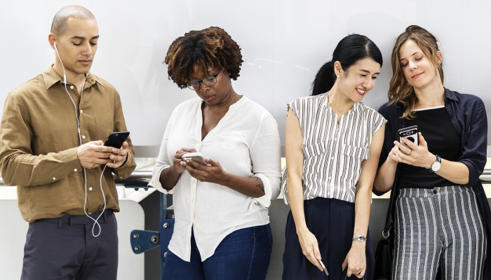 居家隔离的美国夫妇可能引发了“孕肚”