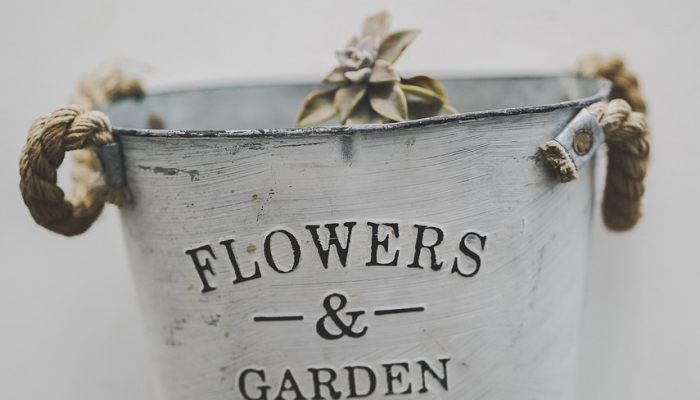 如何制作一个家庭爱心罐