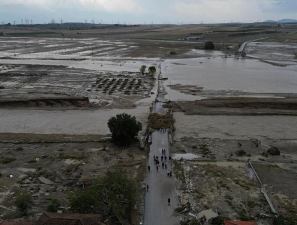 Greek PM announces fresh funding to face climate war