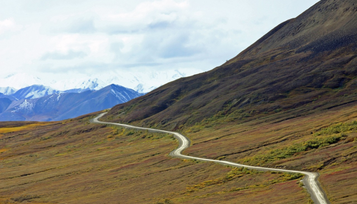在印第安纳州，一名男子被困在失事卡车里6天，被路人发现后获救