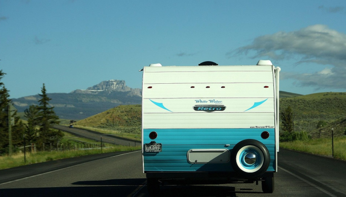 大约13000名美国汽车工人开始罢工,要求提高工资和福利 大约13000名美国汽车工人开始罢工,要求提高工资和福利