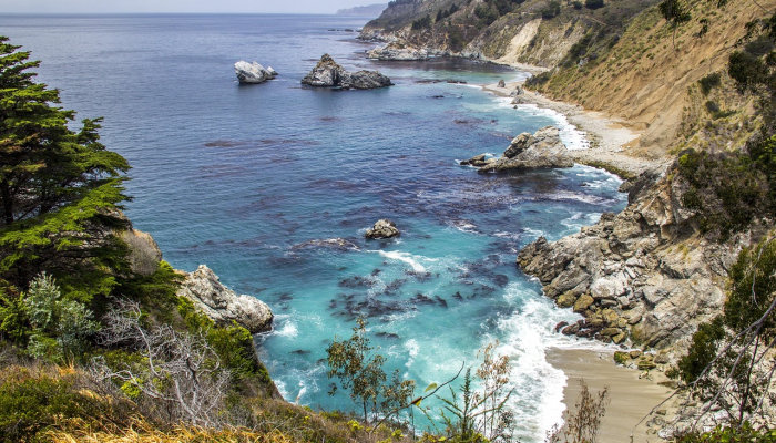 观看:以色列军方公布了哈马斯在光天化日之下抢劫人道主义援助的视频 观看:以色列军方公布了哈马斯在光天化日之下抢劫人道主义援助的视频