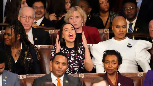 玩家辅助神器：“蜀山四川麻将亲友房怎么容易赢”其实确实有挂