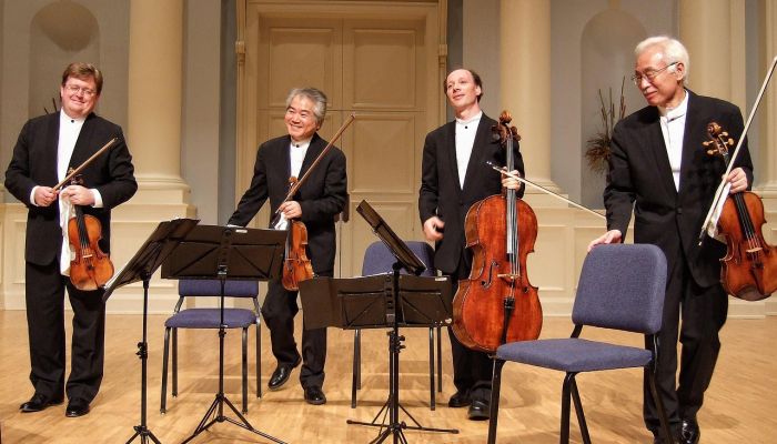 阿拉斯恐怖袭击:受到右翼和极右翼的批评,马克龙出手强硬 阿拉斯恐怖袭击:受到右翼和极右翼的批评,马克龙出手强硬