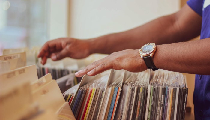 皇家恩菲尔德霰弹枪价格，颜色，印度推出的细节
