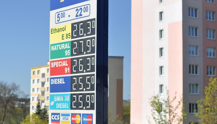 辅助神器“中至赣牌圈可以开挂多少钱”(曝光透视必备猫腻)