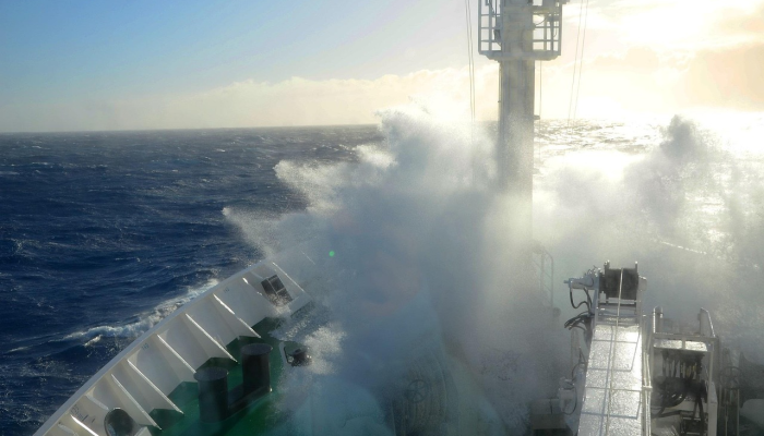 法国当局:四人死于试图穿越海峡到英国 法国当局:四人死于试图穿越海峡到英国