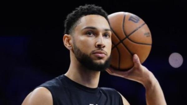 本·西蒙斯在布鲁克林篮网队的季前赛中恢复了全面训练