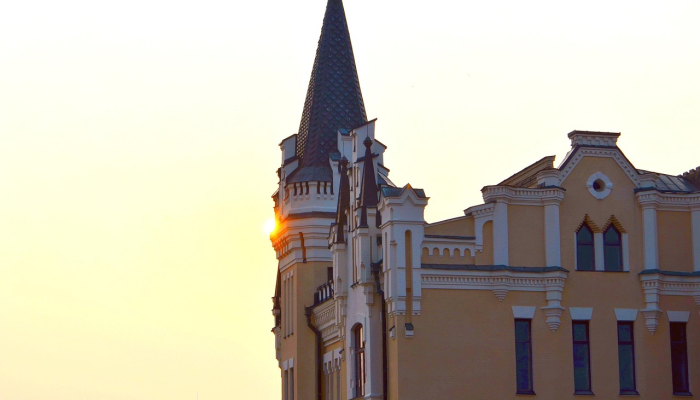 乌克兰坚持巴赫穆特，布林肯告诉拉夫罗夫，美国将一直支持基辅