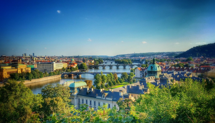 岩山可以成为新餐厅和建筑公司总部的所在地