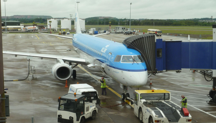 日本交通官员和警方对飞机相撞事件展开调查 日本交通官员和警方对飞机相撞事件展开调查