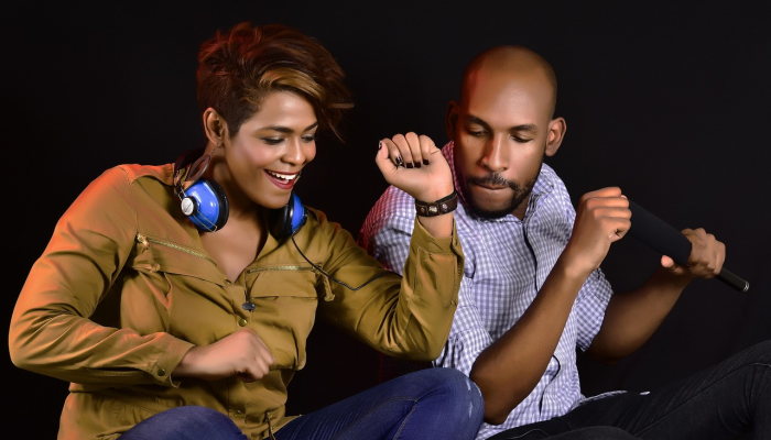 梦幻女郎3？孟买男子变声骗婚被捕