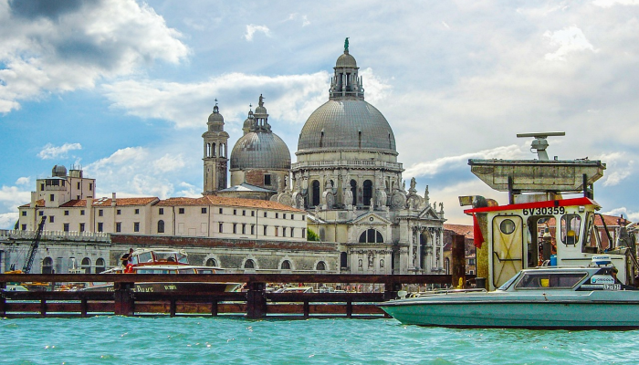 意大利威尼斯向游客征收“旅游税”