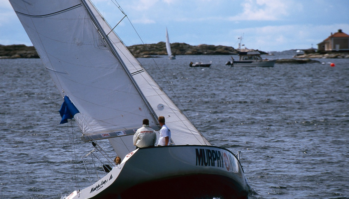 一艘油轮在阿曼湾被不明身份的人登船 一艘油轮在阿曼湾被不明身份的人登船