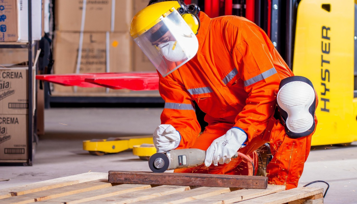 政府“应制定具体法律保护商店工人” 政府“应制定具体法律保护商店工人”